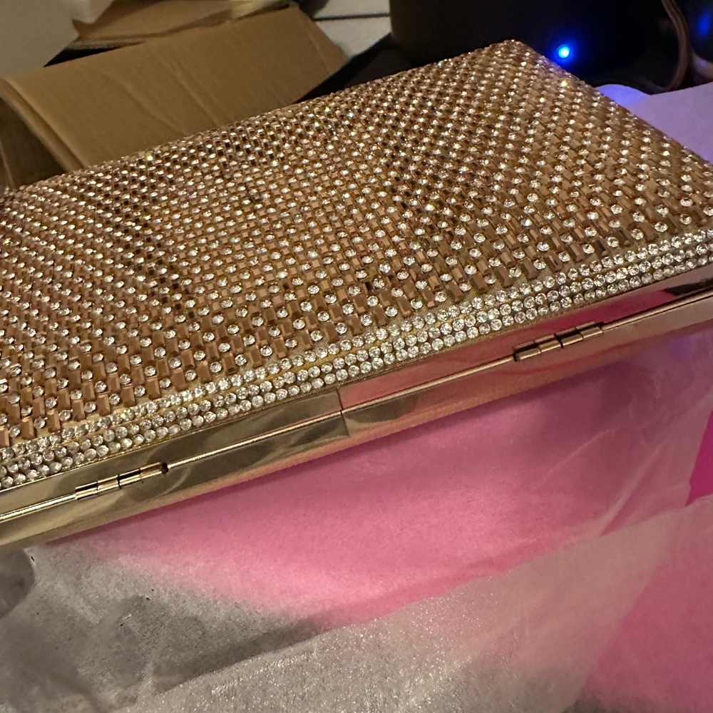Elegant Gold Crystal Clutch with Chain Straps - Picture 11 of 14